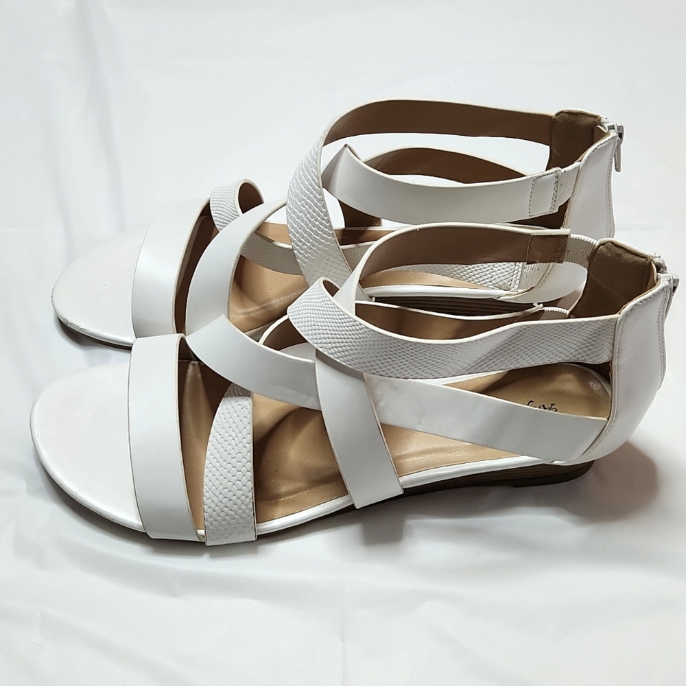 Angel Steps Sandals - Picture 4 of 7
